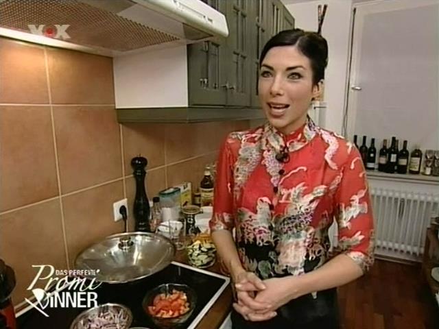 ap_dasperfektepromidinner_070401_134.jpg