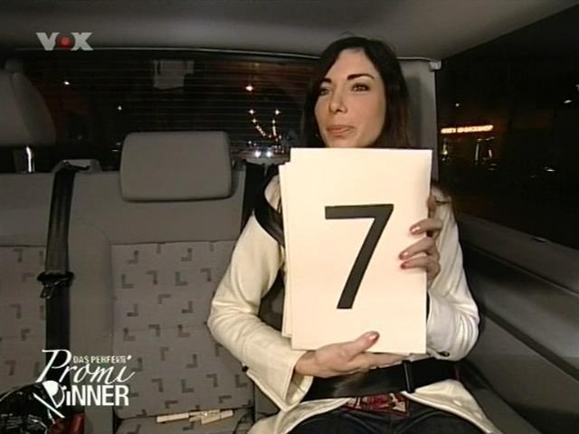 ap_dasperfektepromidinner_070401_184.jpg