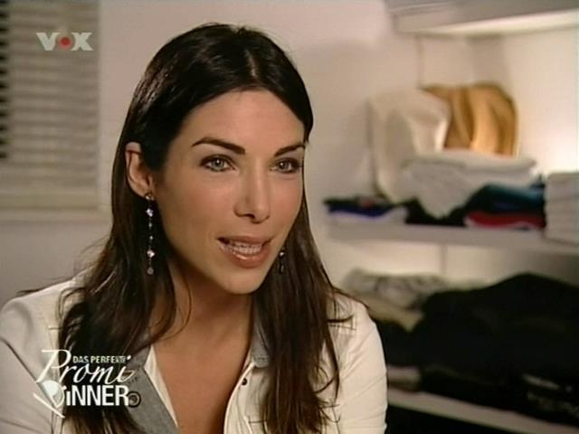 ap_dasperfektepromidinner_070401_205.jpg