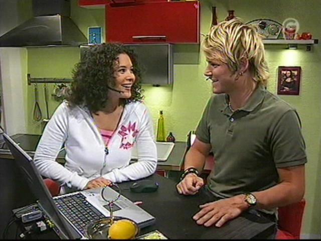 suevcaps_vio_giga_play_digital_home_04082006_642.jpg